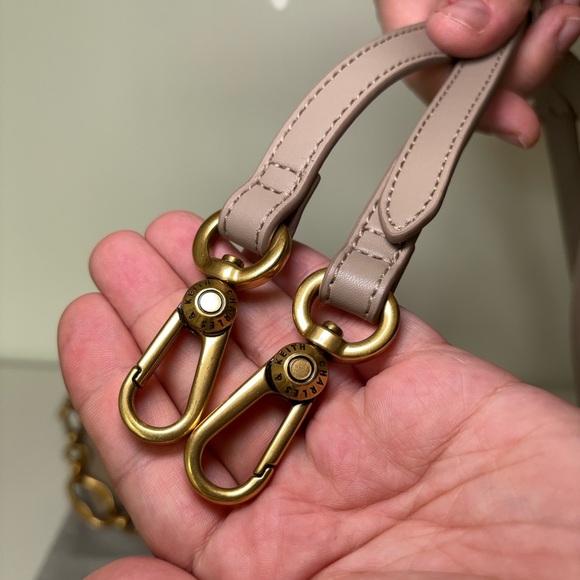 *NEW* Charles & Keith Saddle Bag - Picture 4 of 7